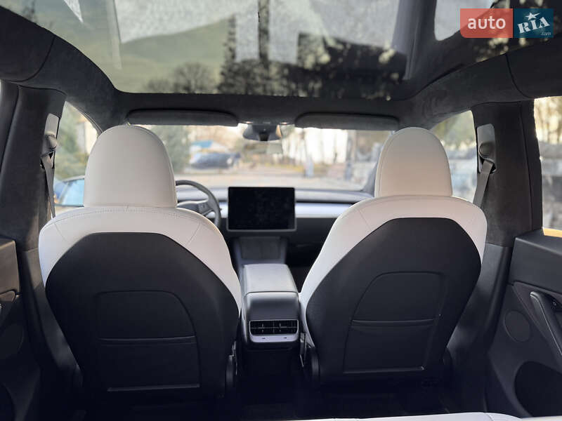 Позашляховик / Кросовер Tesla Model Y 2024 в Львові фото 15 Позашляховик / Кросовер Tesla Model Y 2024 в Львові