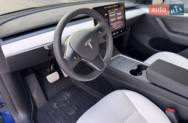 Внедорожник / Кроссовер Tesla Model Y 2024 в 