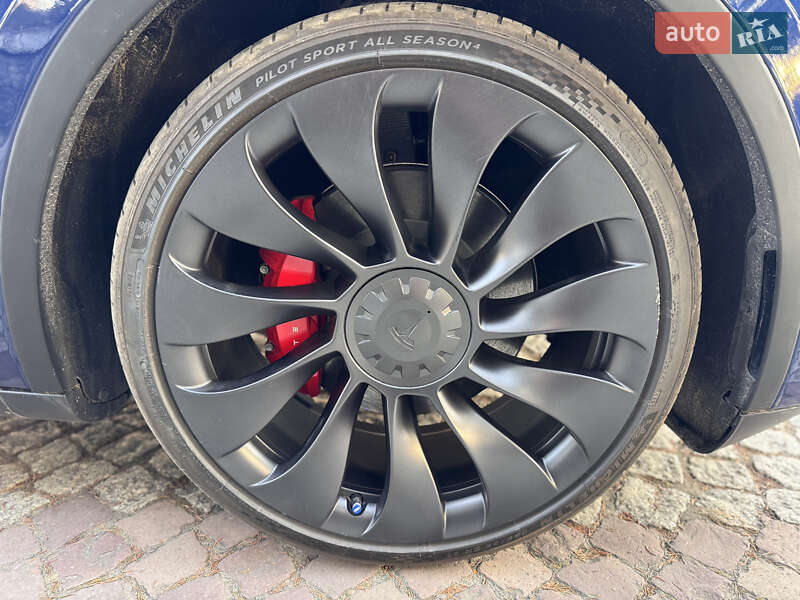 Позашляховик / Кросовер Tesla Model Y 2024 в Львові