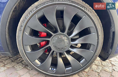 Внедорожник / Кроссовер Tesla Model Y 2024 в 