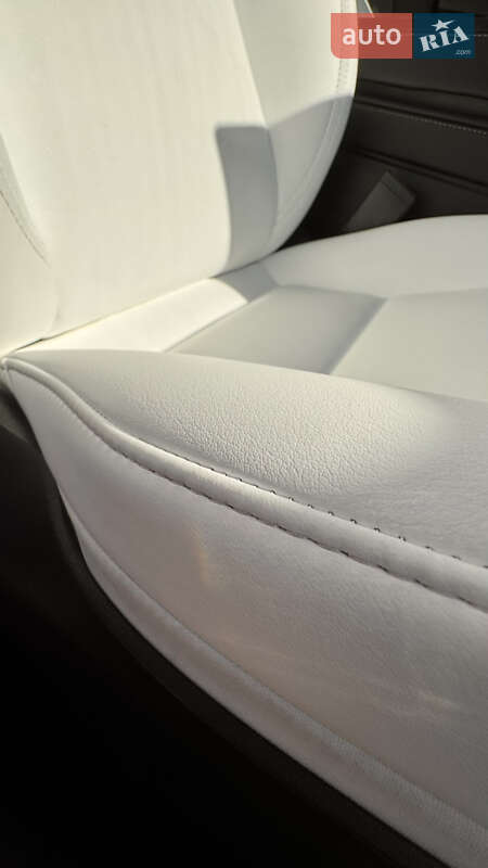 Внедорожник / Кроссовер Tesla Model Y 2022 в Ровно