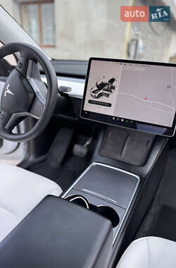 Внедорожник / Кроссовер Tesla Model Y 2022 в 
