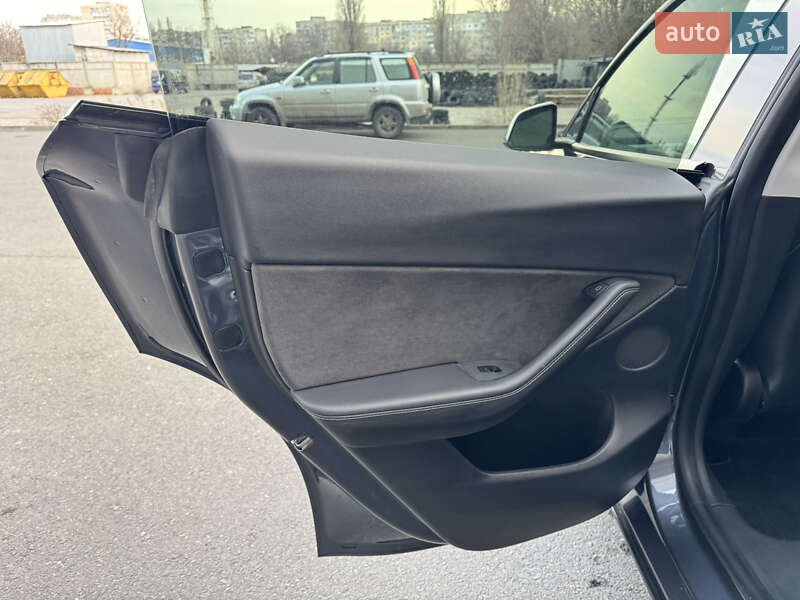 Внедорожник / Кроссовер Tesla Model Y 2021 в Одессе фото 28 Внедорожник / Кроссовер Tesla Model Y 2021 в Одессе