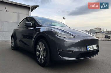 Внедорожник / Кроссовер Tesla Model Y 2021 в 