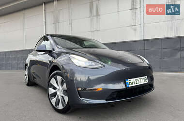 Внедорожник / Кроссовер Tesla Model Y 2021 в 