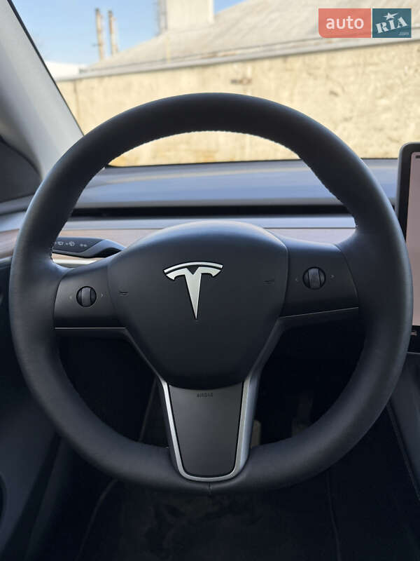 Внедорожник / Кроссовер Tesla Model Y 2023 в Стрые