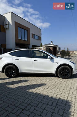 Позашляховик / Кросовер Tesla Model Y 2023 в 