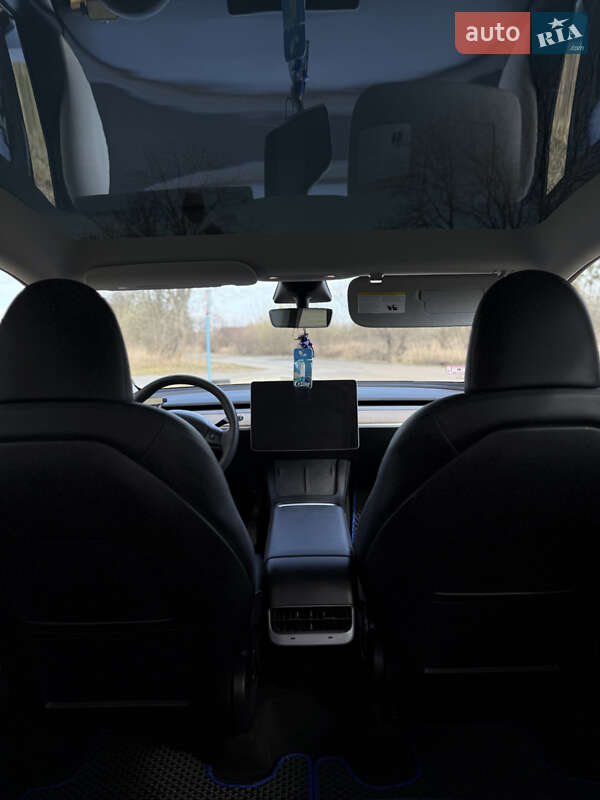 Внедорожник / Кроссовер Tesla Model Y 2023 в Стрые