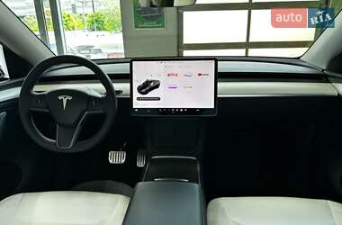 Внедорожник / Кроссовер Tesla Model Y 2023 в 