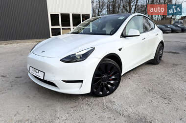 Внедорожник / Кроссовер Tesla Model Y 2024 в 
