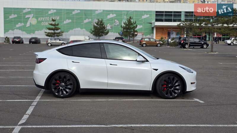 Позашляховик / Кросовер Tesla Model Y 2020 в Миколаєві