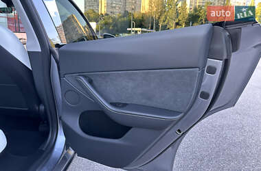 Позашляховик / Кросовер Tesla Model Y 2023 в 
