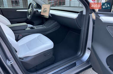 Позашляховик / Кросовер Tesla Model Y 2023 в 