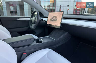 Позашляховик / Кросовер Tesla Model Y 2023 в 