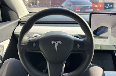 Позашляховик / Кросовер Tesla Model Y 2021 в 