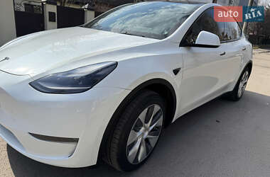 Позашляховик / Кросовер Tesla Model Y 2024 в 
