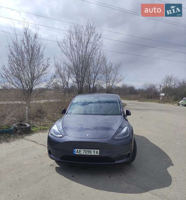 Tesla Model Y 2023