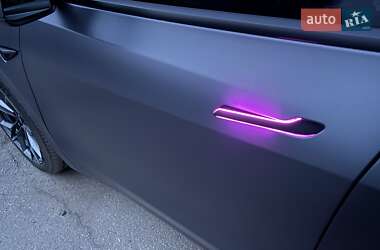 Внедорожник / Кроссовер Tesla Model Y 2022 в 