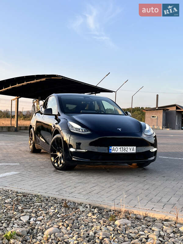 Внедорожник / Кроссовер Tesla Model Y 2020 в 