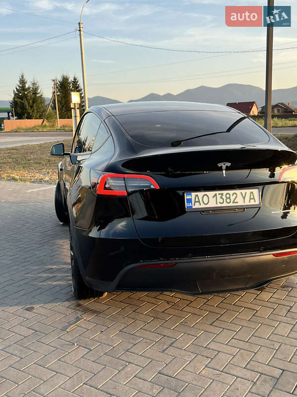 Позашляховик / Кросовер Tesla Model Y 2020 в Буштино