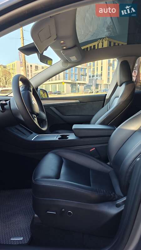 Позашляховик / Кросовер Tesla Model Y 2023 в Львові