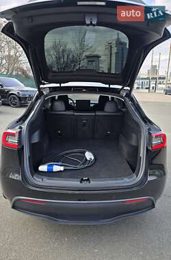 Позашляховик / Кросовер Tesla Model Y 2021 в 