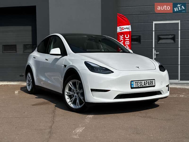 Внедорожник / Кроссовер Tesla Model Y 2024 в 