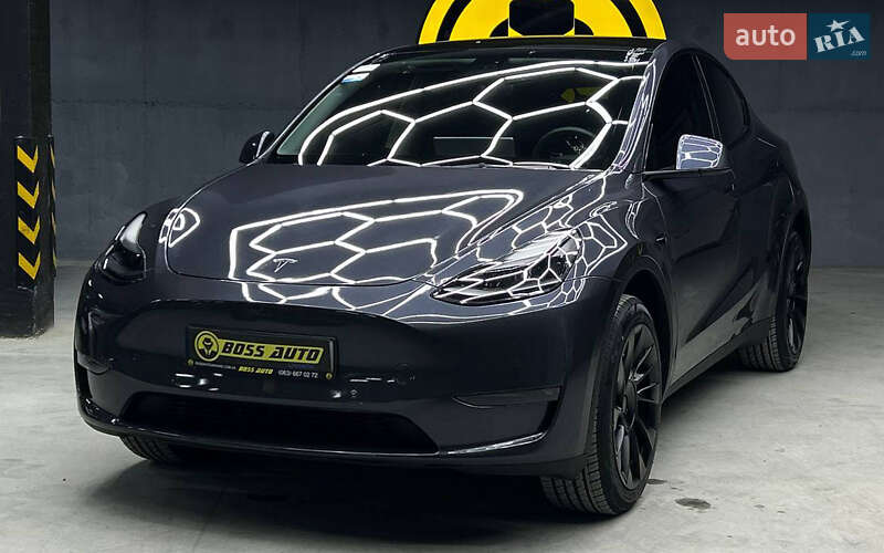 Позашляховик / Кросовер Tesla Model Y 2021 в Чернівцях