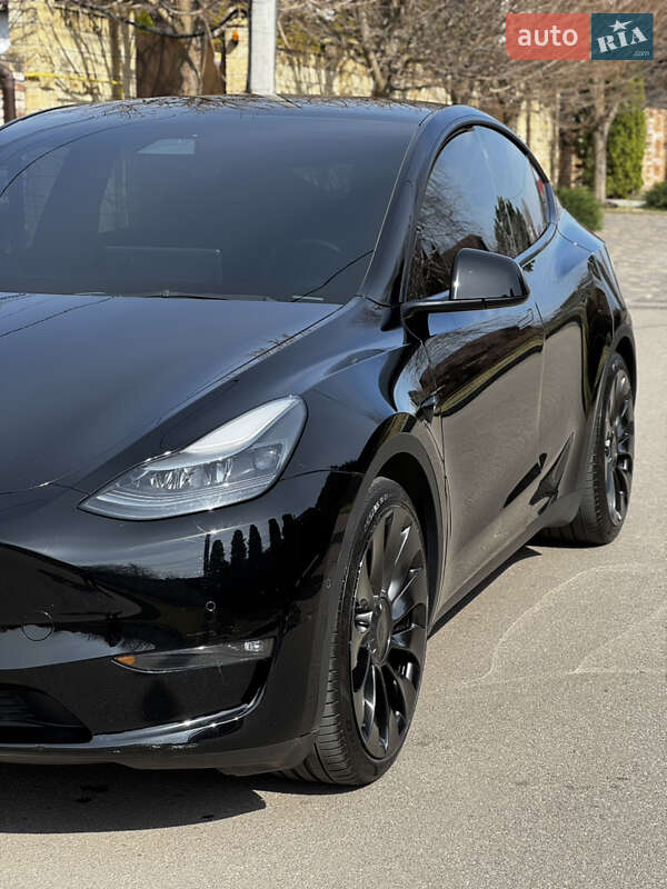 Внедорожник / Кроссовер Tesla Model Y 2021 в Днепре