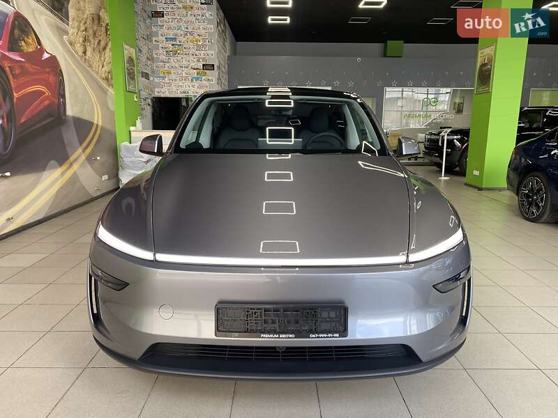 Позашляховик / Кросовер Tesla Model Y 2025 в Києві