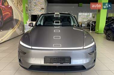 Внедорожник / Кроссовер Tesla Model Y 2025 в 