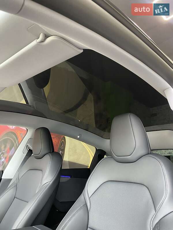 Позашляховик / Кросовер Tesla Model Y 2025 в Києві