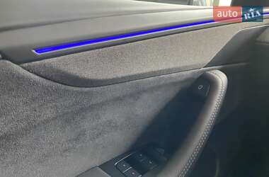 Внедорожник / Кроссовер Tesla Model Y 2025 в 