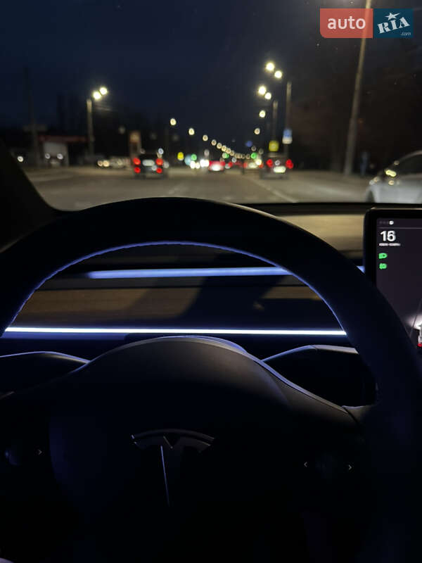 Внедорожник / Кроссовер Tesla Model Y 2021 в Днепре