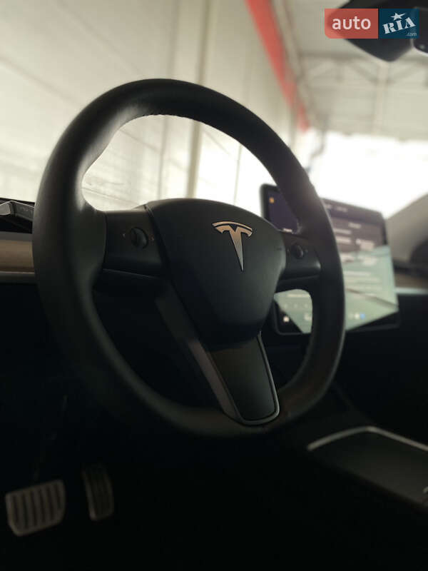 Внедорожник / Кроссовер Tesla Model Y 2022 в Ровно