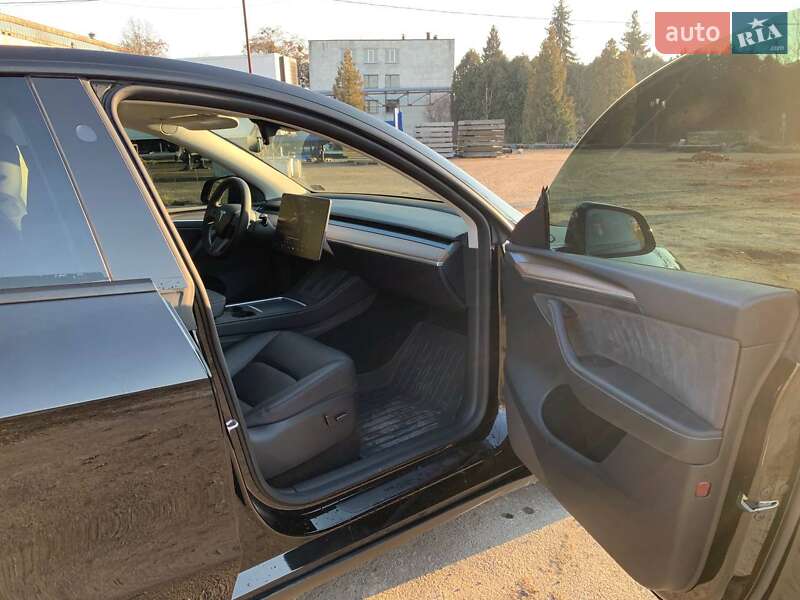 Внедорожник / Кроссовер Tesla Model Y 2023 в Львове