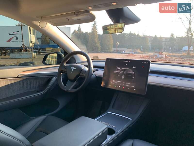 Внедорожник / Кроссовер Tesla Model Y 2023 в Львове
