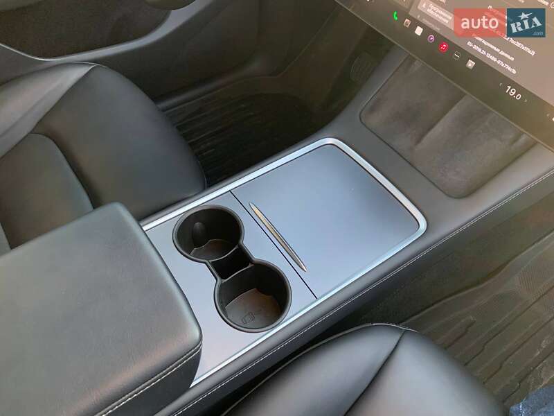 Внедорожник / Кроссовер Tesla Model Y 2023 в Львове