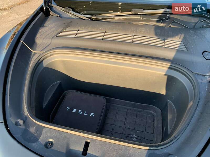 Внедорожник / Кроссовер Tesla Model Y 2023 в Львове