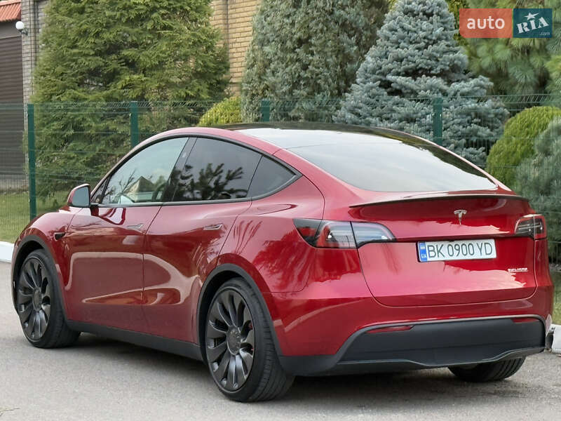 Внедорожник / Кроссовер Tesla Model Y 2024 в Ровно