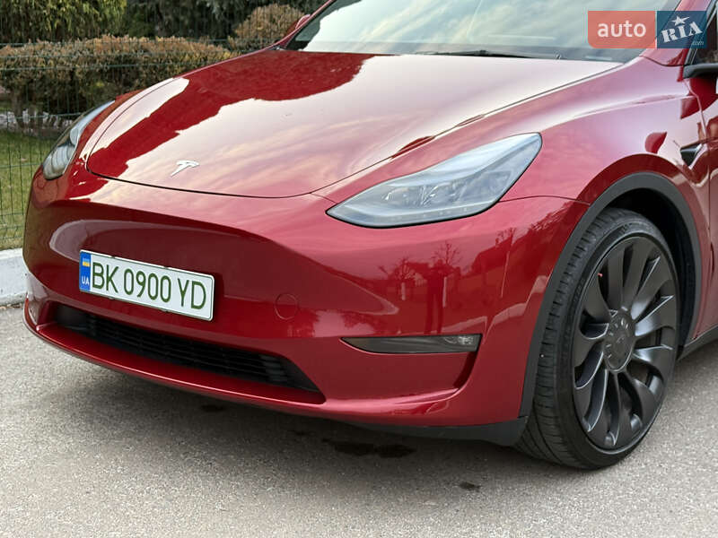 Внедорожник / Кроссовер Tesla Model Y 2024 в Ровно