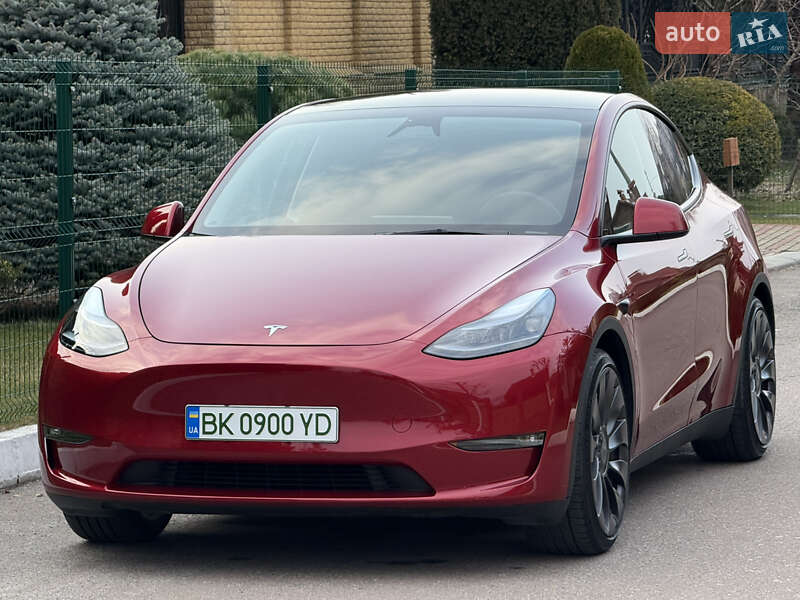 Внедорожник / Кроссовер Tesla Model Y 2024 в Ровно