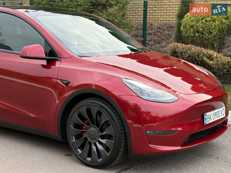 Внедорожник / Кроссовер Tesla Model Y 2024 в Ровно