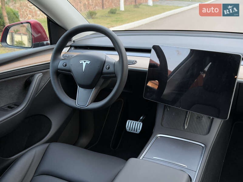 Внедорожник / Кроссовер Tesla Model Y 2024 в Ровно