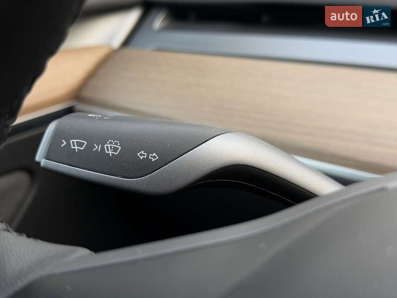 Внедорожник / Кроссовер Tesla Model Y 2024 в Ровно