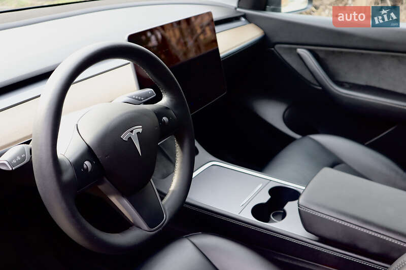 Внедорожник / Кроссовер Tesla Model Y 2021 в Ивано-Франковске
