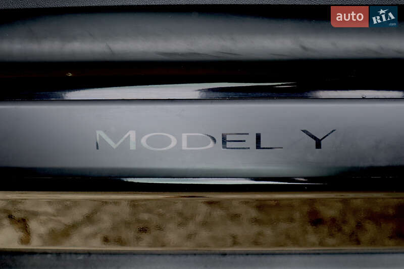 Внедорожник / Кроссовер Tesla Model Y 2021 в Ивано-Франковске
