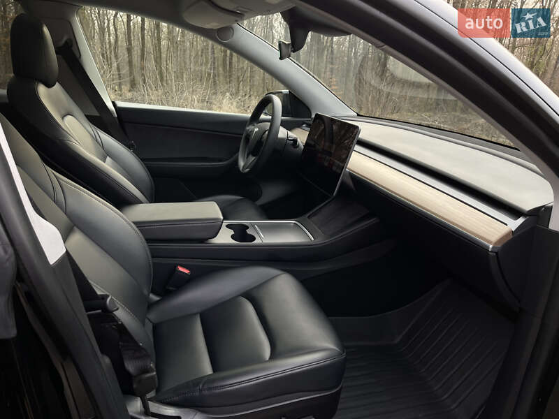 Внедорожник / Кроссовер Tesla Model Y 2021 в Ивано-Франковске