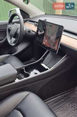 Внедорожник / Кроссовер Tesla Model Y 2020 в 