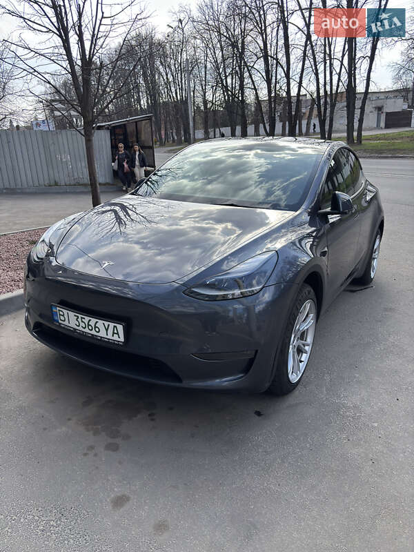 Tesla Model Y 2023